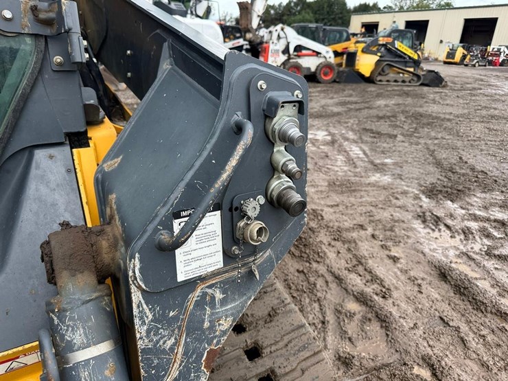 2019-deere-333g-image-12