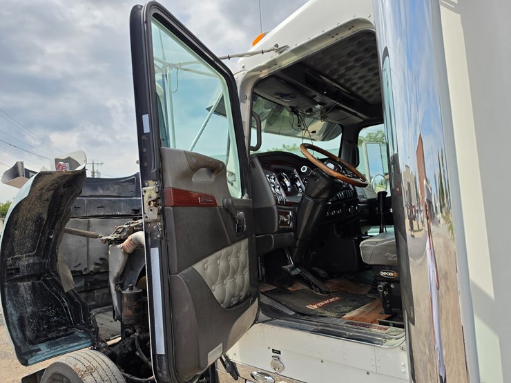 2007-kenworth-w900-image-50