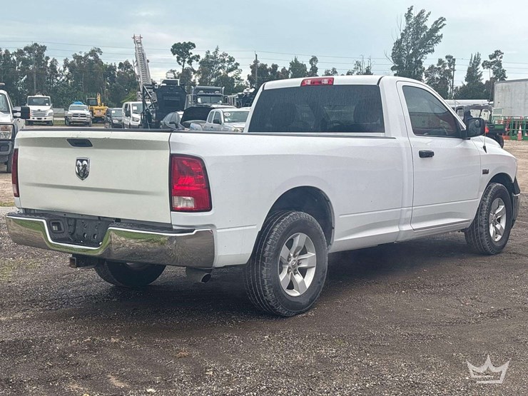 2017-dodge-1500-image-3