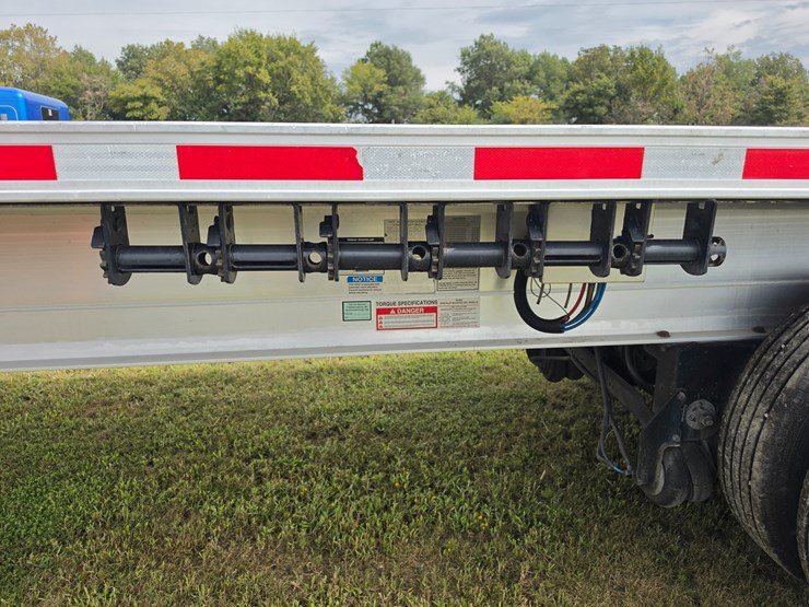 2023-fontaine-flat-bed-trailer-image-31