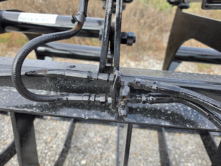 #25298-•-skid-steer-grapple-attachment-image-13