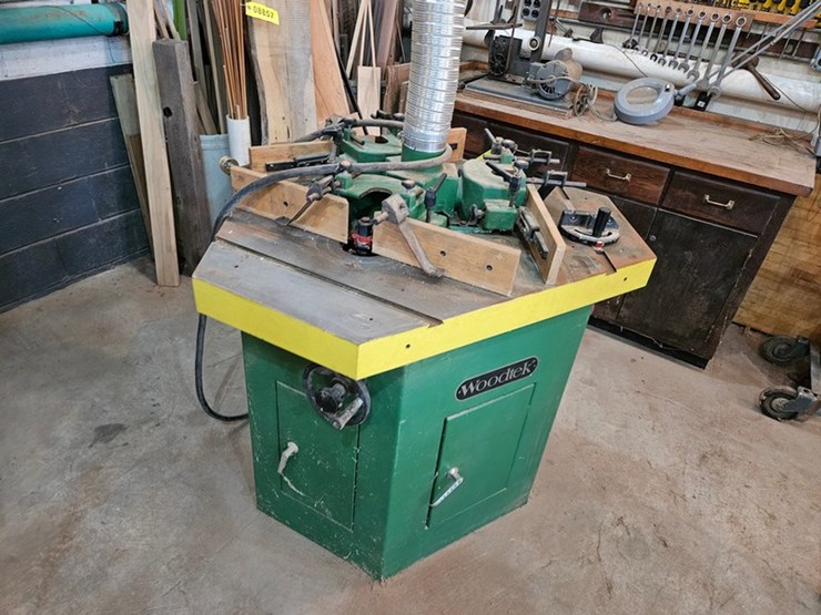 #8714-•-router-and-jointer-table-image-10