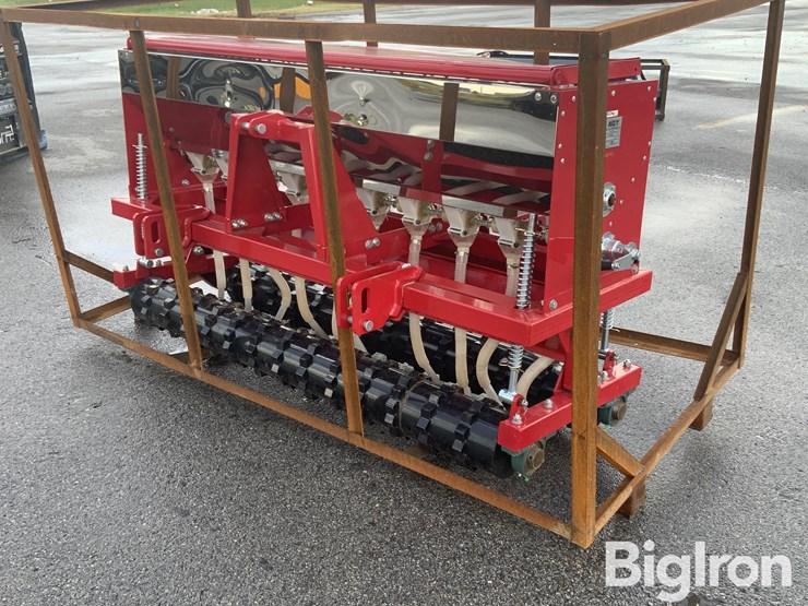 2026-massey-ferguson-730-image-5