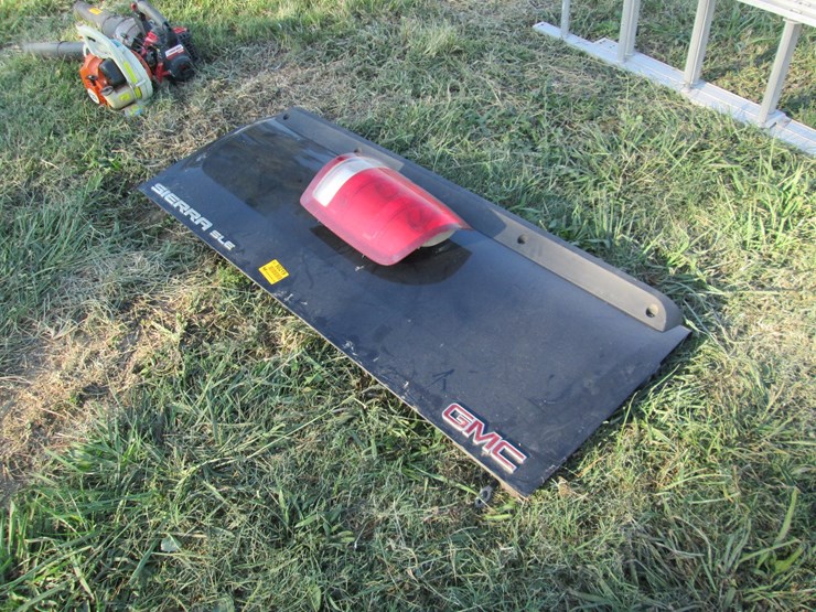 #50219-•-gmc-serra-tailgate-inv#50219-image-2