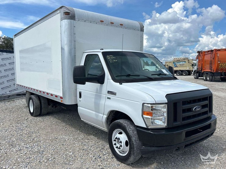 2019-ford-e350-image-2