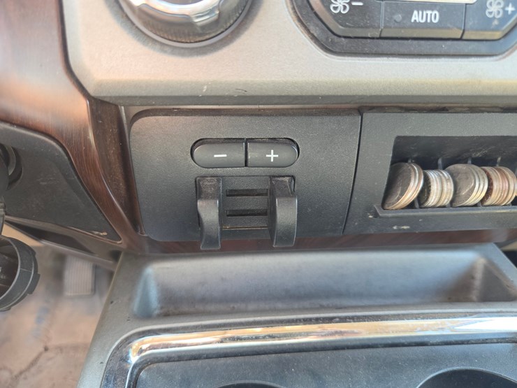 2013-ford-f250-lariat-image-45