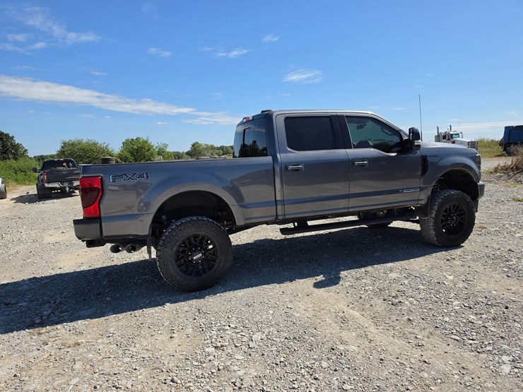 2022-ford-f250-image-16