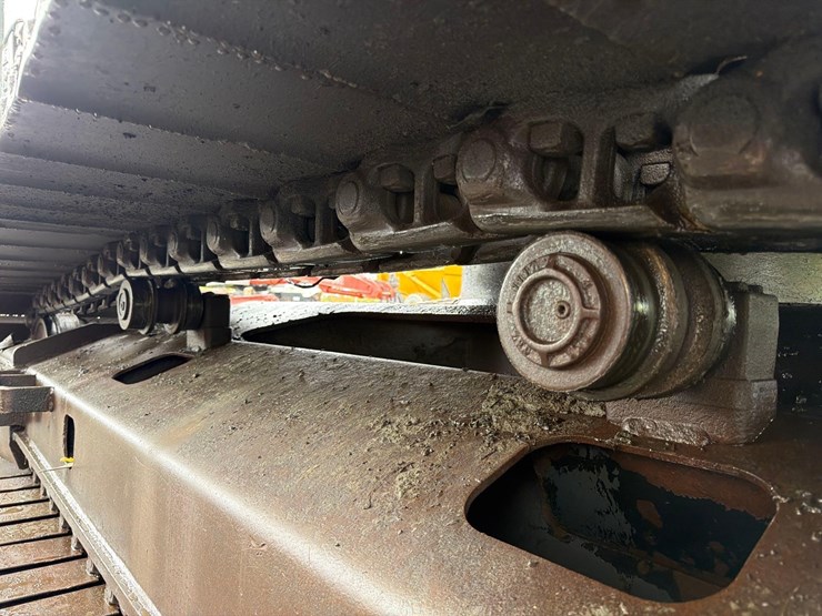 deere-225d-lc-image-11