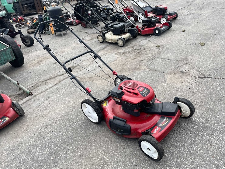 #4006-•-toro-recycler-22"-high-wheel-lawn-mower-(03)-image-3