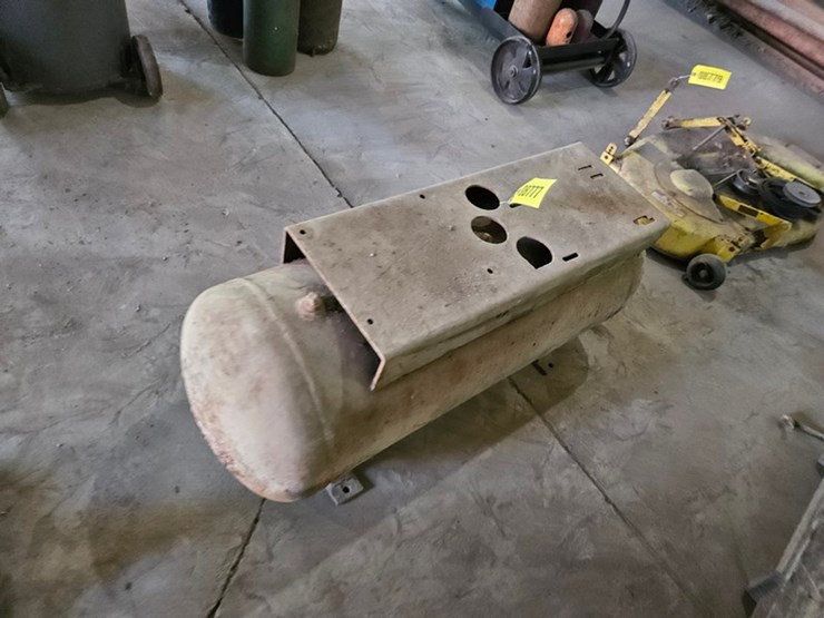 #8777-•-horizontal-air-tank-image-5