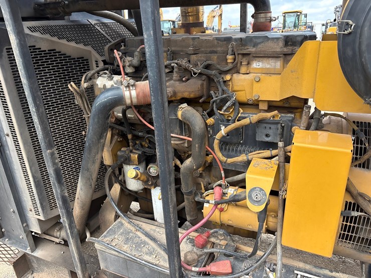 2007-caterpillar-225-kw-image-13