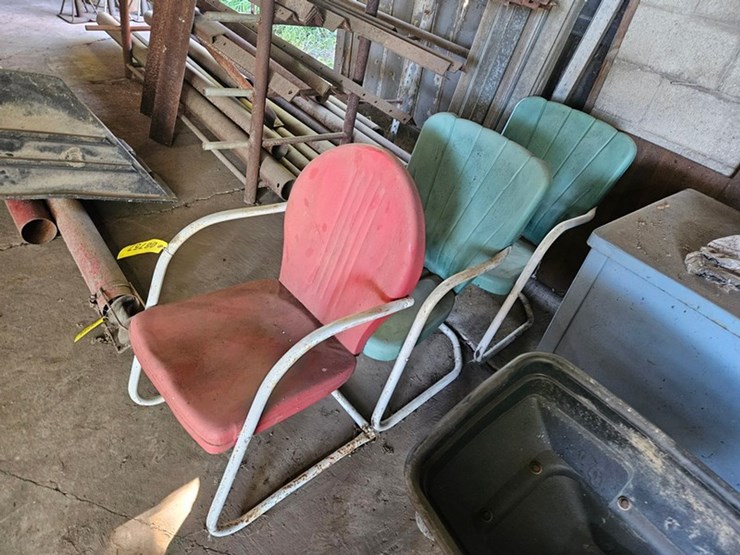 #8757-•-steel-lawn-chairs-image-3