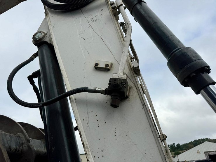 2019-bobcat-e145-image-13