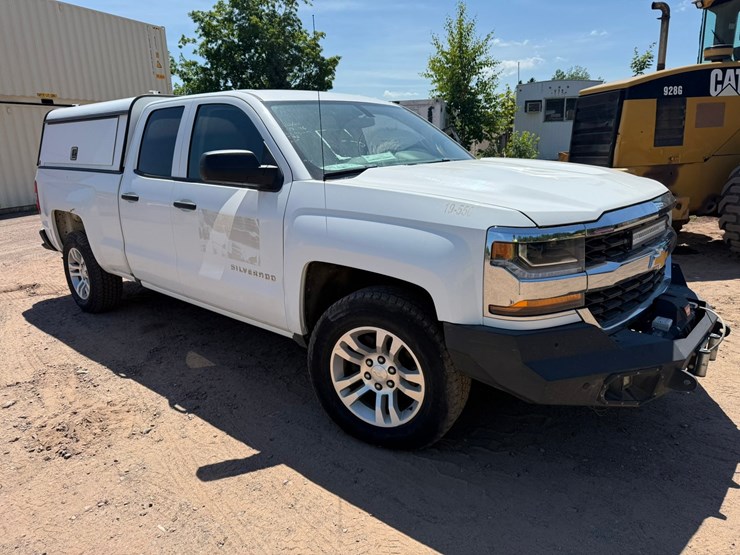 #1395-•-2019-chevrolet-silverado-4x4-pickup-truck-image-7