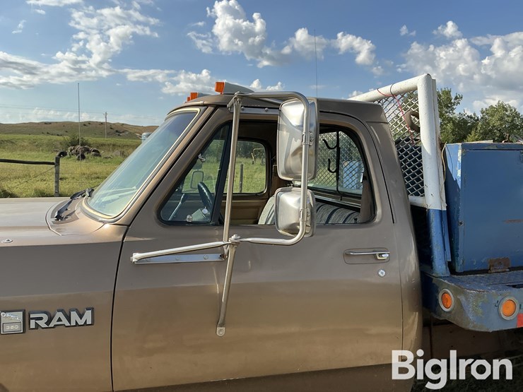1989-dodge-ram-350-image-15