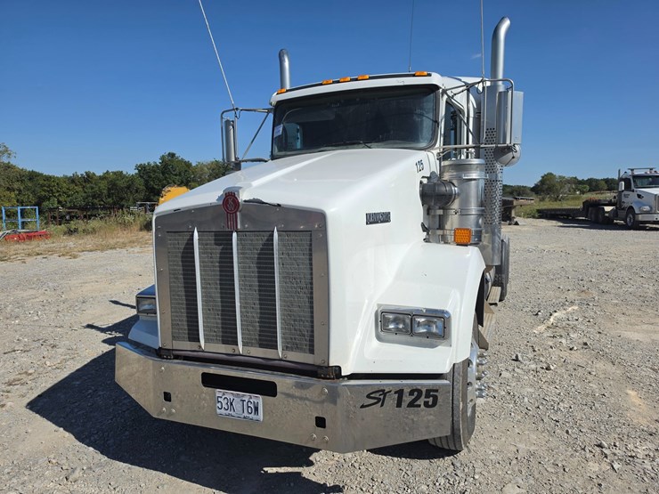 2018-kenworth-t800-image-2