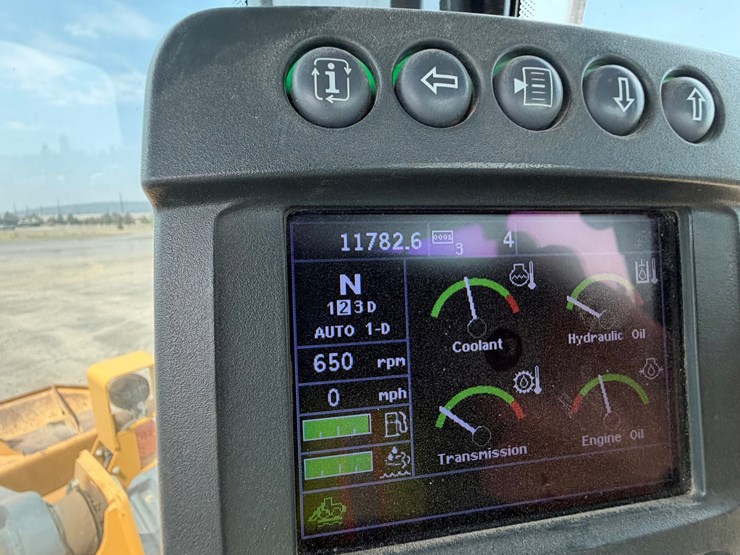 2019-deere-744k-image-79
