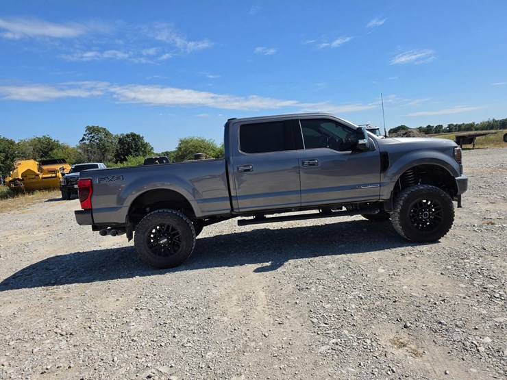 2022-ford-f250-image-17