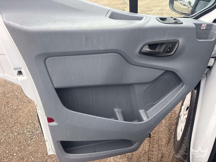 2019-ford-transit-image-10