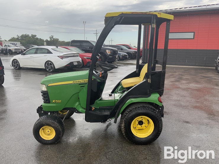 2009-john-deere-x700-image-8