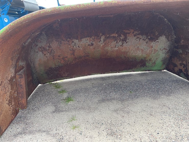 #1023-•-10'-tunnel-for-ag-bag-bagger-image-11