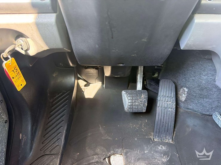 2017-freightliner-m2-106-image-13