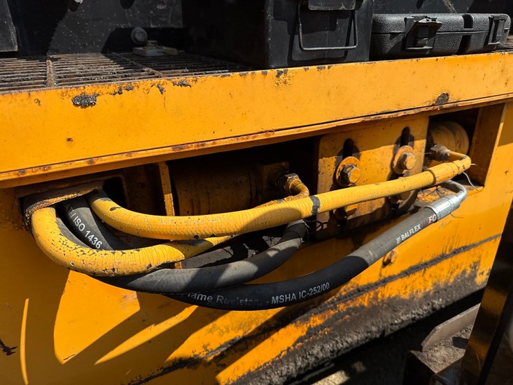 2009-leeboy-l8500t-image-24