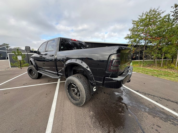 2013-dodge-2500-image-3