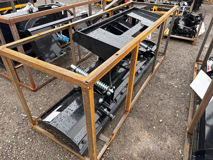 #6047-•-agt-84"-skid-steer-4-way-angle-blade-image-1