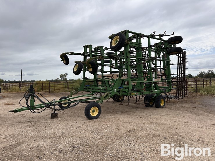john-deere-2200-image-1