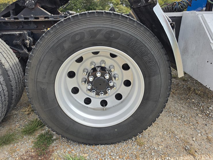 2006-peterbilt-379-image-135