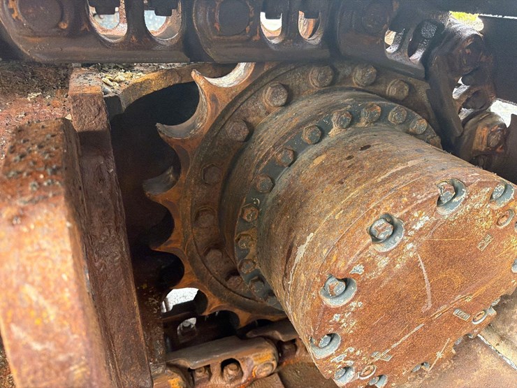 deere-225d-lc-image-9