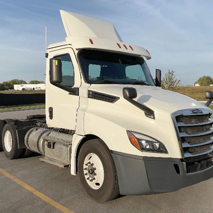 2019 FREIGHTLINER CASCADIA 126
