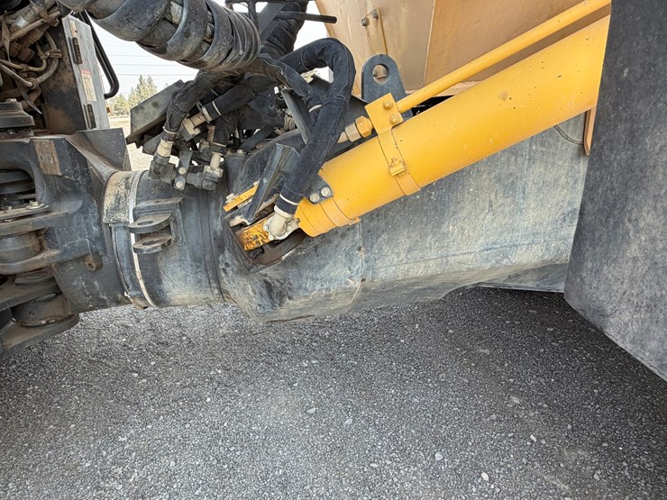 2016-komatsu-hm400-5-image-79
