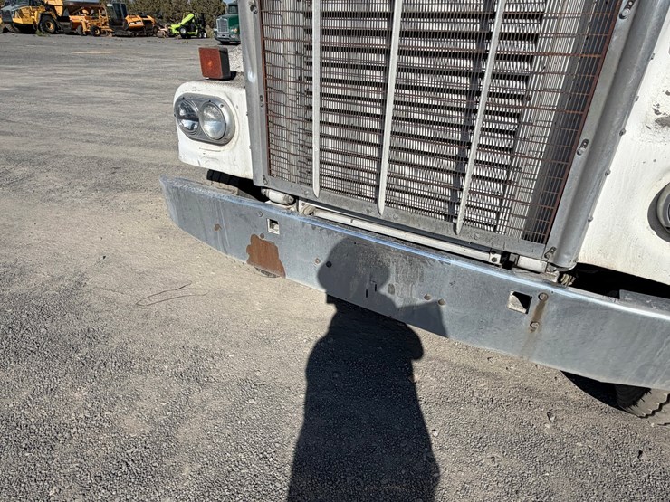 #2532-•-kenworth-w928-tandem-axle-dump-truck-image-13