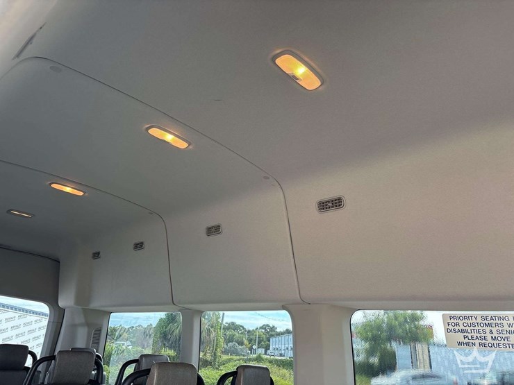 2020-ford-transit-image-24