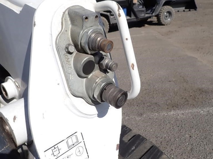2023-bobcat-t770-image-10