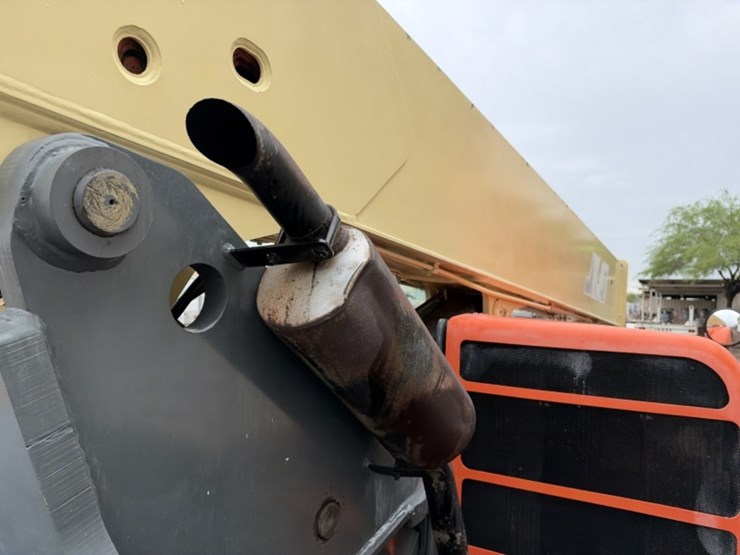2012-jlg-g9-43a-image-25