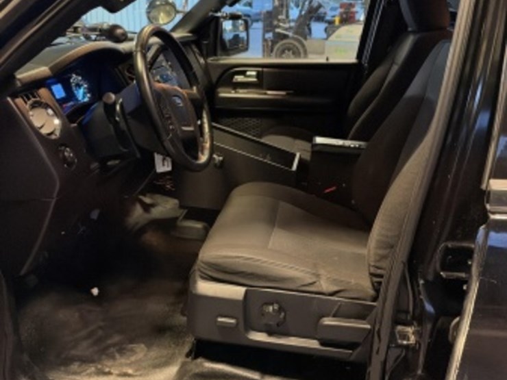 2017-ford-expedition-image-25