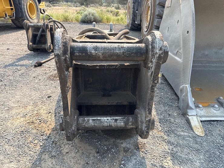 #2508-•-2015-atlas-copco-hb-4700-hydraulic-breaker-image-6