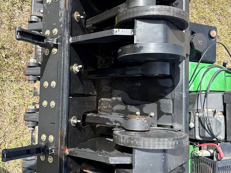2006-john-deere-aerocore-800-image-11