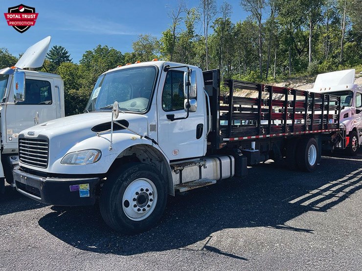 2020-freightliner-m2-106-image-1