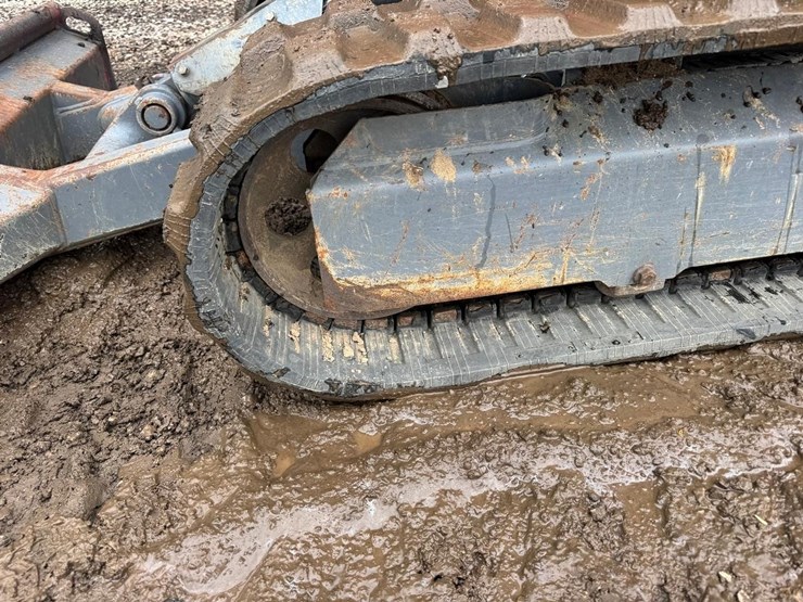 2017-takeuchi-tb230-image-17