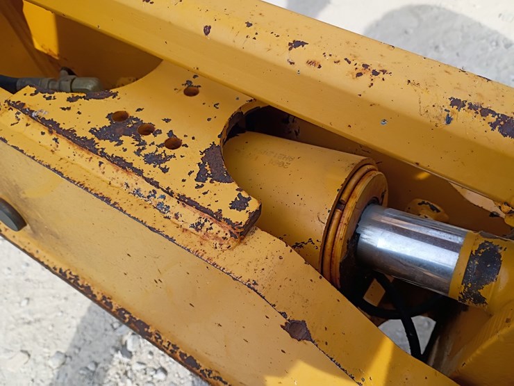 2008-deere-670d-image-22