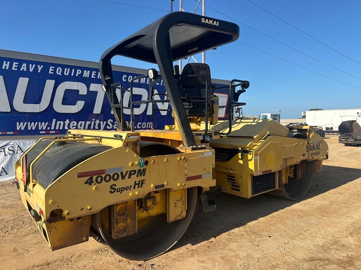 #2410-•-2015-sakia-sw880-double-drum-smooth-roller-compactor-image-5