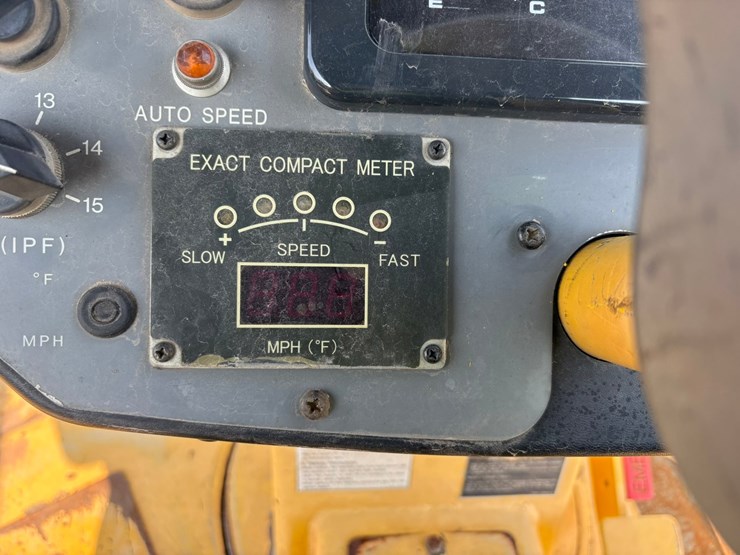 #2410-•-2015-sakia-sw880-double-drum-smooth-roller-compactor-image-51