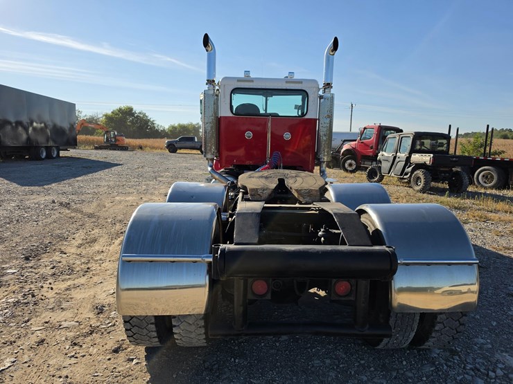 2006-peterbilt-378-image-14
