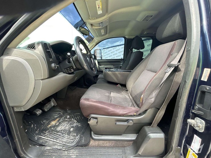 2011-chevrolet-silverado-1500-image-12