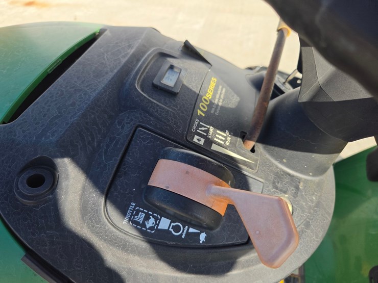 2013-john-deere-d130-image-31