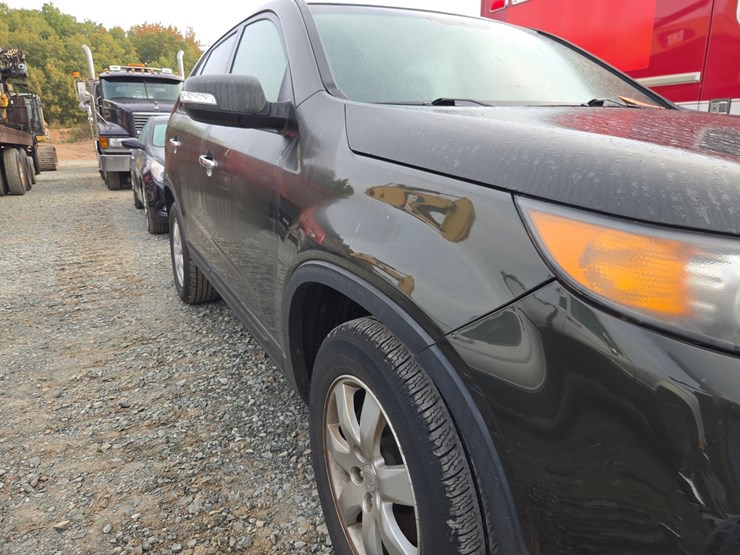 2011-kia-sorento-image-12